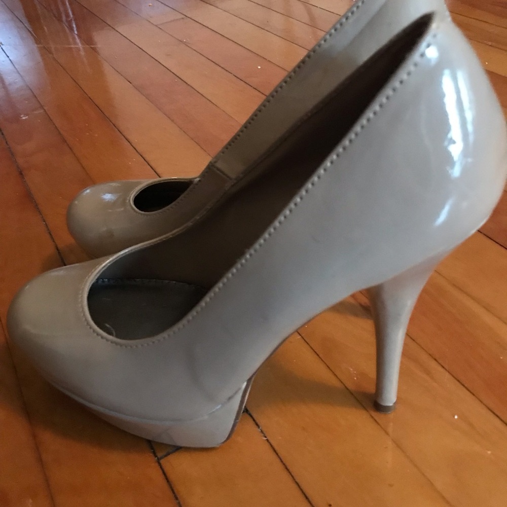 Heels - Picture 2 of 2